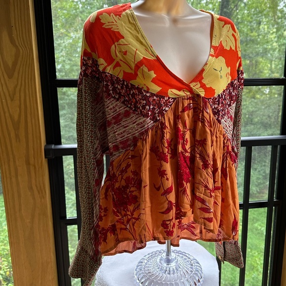 Free People Boho Flowy Floral Top - L - Picture 2 of 13